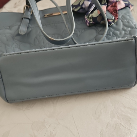 Betsey Johnson Tote Bag. - Picture 11 of 15